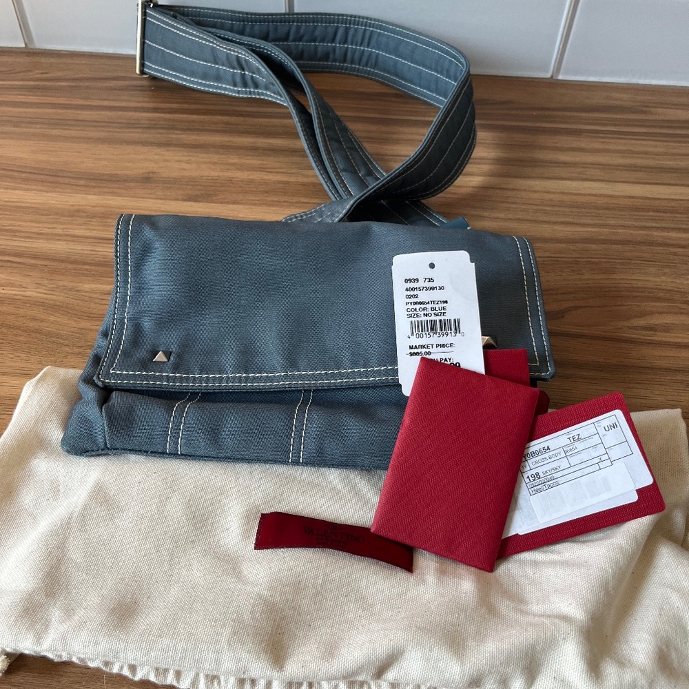 Blue Valentino Garavani casual purse with silver rock studs